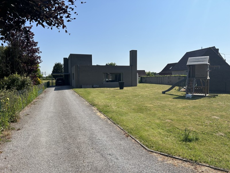 Alleen Staande woning met 3 slaapkamers